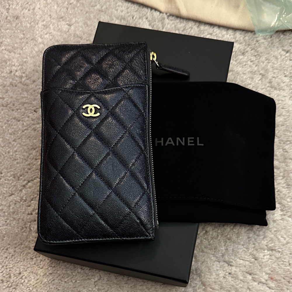 CHANEL iridescent black card/phone holder